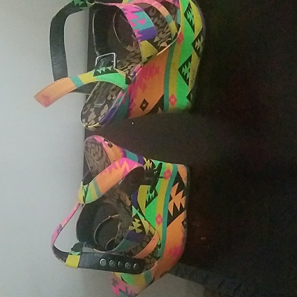 Multi Color Wedges - Picture 3 of 5